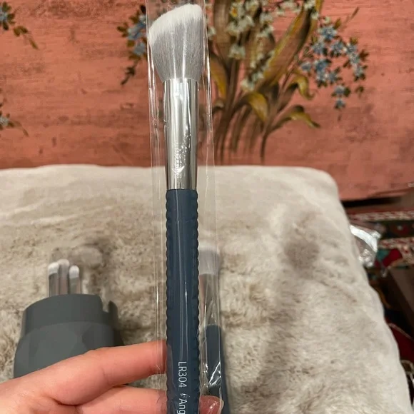 LARUCE CHRISTINE Makeup Brushes set with holder - Picture 6 of 8